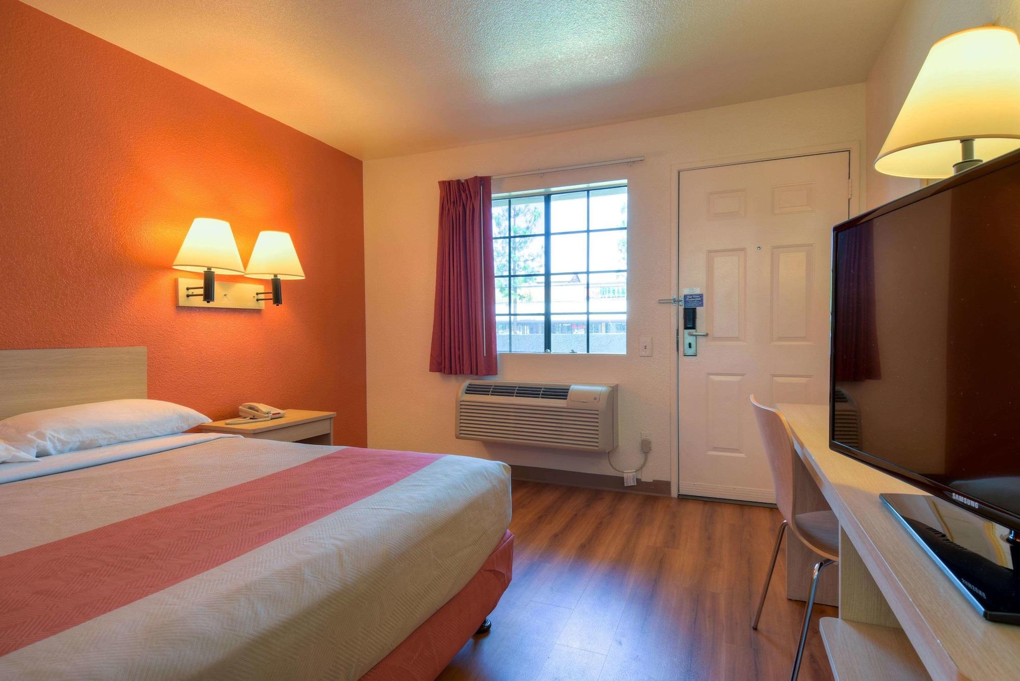 6-san Dimas, Ca - Angeles Hotel 2*